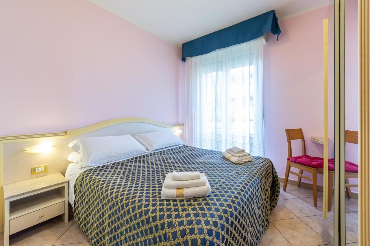 Residenza Melucci Rimini Exterior foto