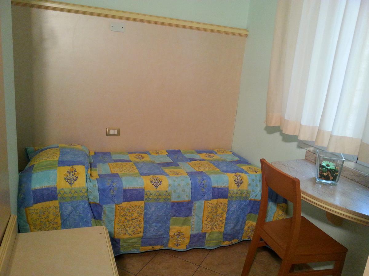 Residenza Melucci Rimini Exterior foto