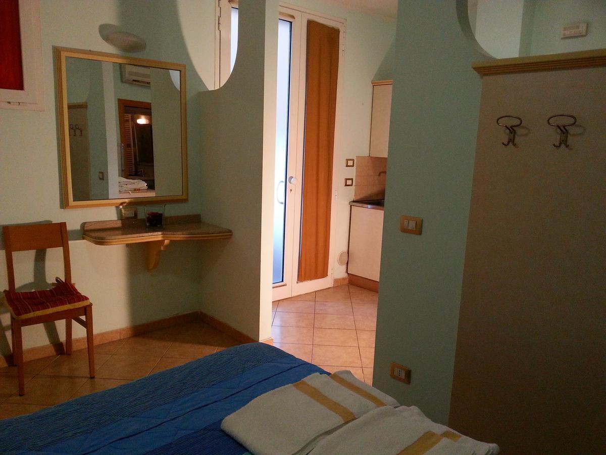 Residenza Melucci Rimini Exterior foto